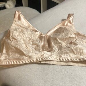 Playtex beige bra style P4125